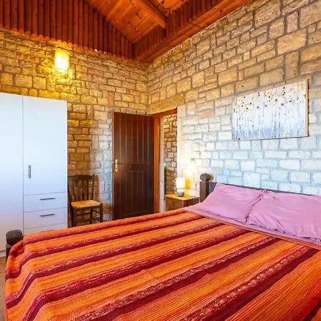 Dom wakacyjny Polilimnio Mini Castle - Fotini's Unique Eco Gem