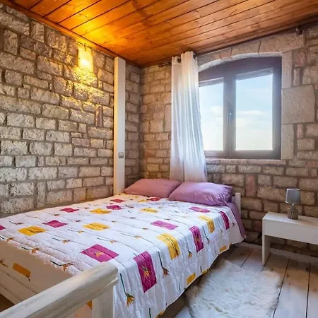 Prázdninový dům Polilimnio Mini Castle - Fotini's Unique Eco Gem Aristomenis